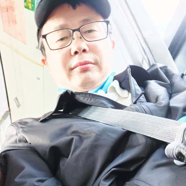 上海56岁单身帅哥真诚找对象-达州征婚相亲网